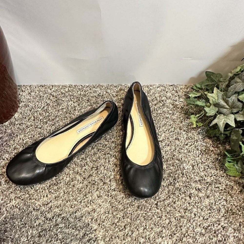 Vera Wang Lavender Womens Size 7.5 M Black Leather Round Toe Ballet Flats Shoes